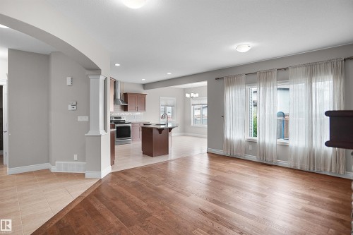 138 Henderson Link, Spruce Grove, AB - Indoor Photo Showing Kitchen