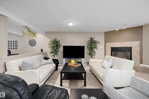 17226 113A Street Nw, Edmonton, AB 