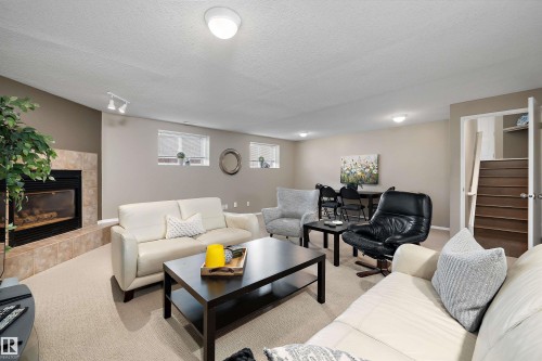 17226 113A Street Nw, Edmonton, AB 