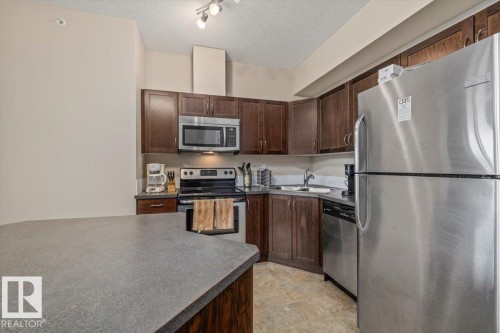 #401 13835 155 Av Nw, Edmonton, AB 