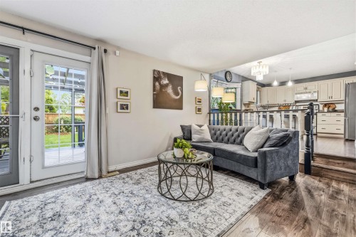 15915 112 Street Nw, Edmonton, AB - Indoor Photo Showing Living Room