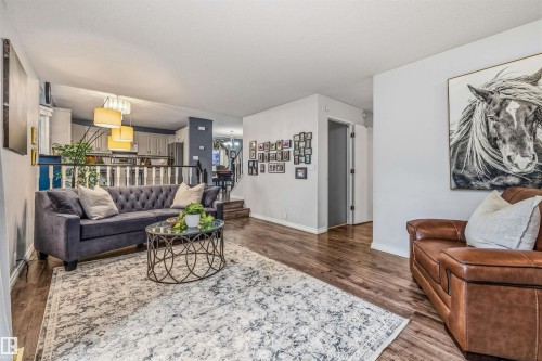 15915 112 Street Nw, Edmonton, AB - Indoor Photo Showing Living Room