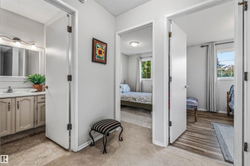 15915 112 Street Nw, Edmonton, AB - Indoor