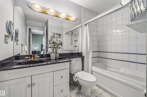 15915 112 Street Nw, Edmonton, AB - Indoor Photo Showing Bathroom