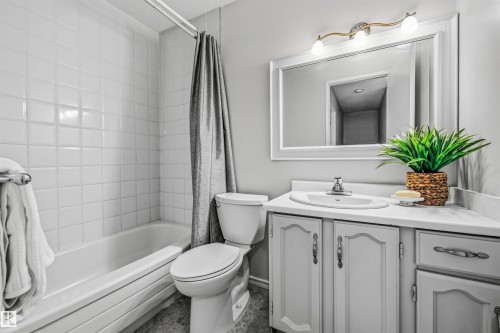 15915 112 Street Nw, Edmonton, AB - Indoor Photo Showing Bathroom
