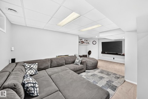 Recessed lighting and drop ceiling - 4216 47 Street Nw, Edmonton, AB 