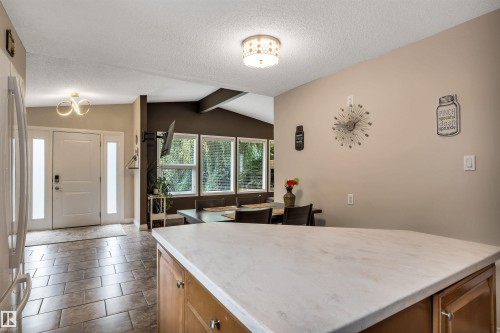 3 Flint Crescent, St. Albert, AB - Indoor Photo Showing Kitchen