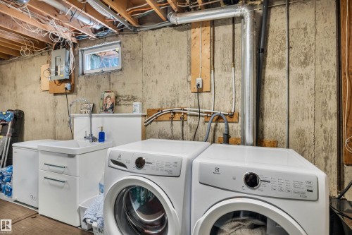 3 Flint Crescent, St. Albert, AB - Indoor Photo Showing Laundry Room