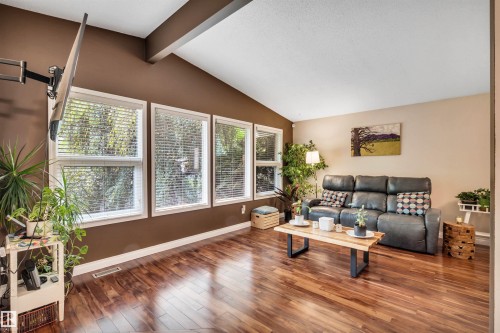 3 Flint Crescent, St. Albert, AB - Indoor Photo Showing Living Room