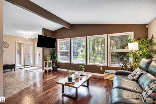 3 Flint Crescent, St. Albert, AB - Indoor Photo Showing Living Room