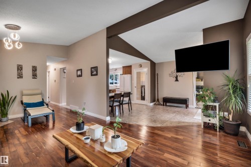 3 Flint Crescent, St. Albert, AB - Indoor Photo Showing Living Room