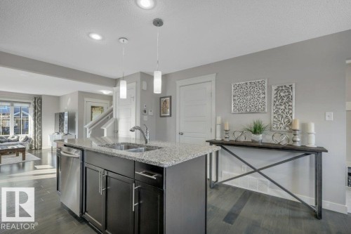 160 Desrochers Gate Sw, Edmonton, AB 