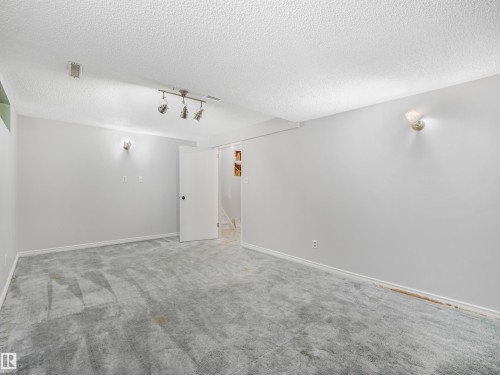 15714 78 Street Nw, Edmonton, AB 