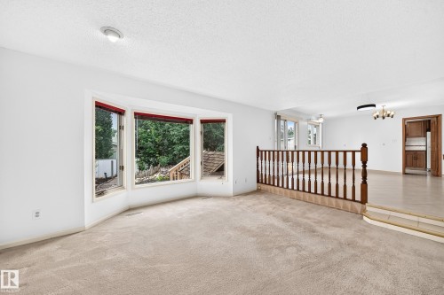 Bay window - 17915 99A Avenue Nw, Edmonton, AB 