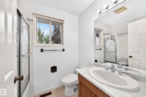 Main bathroom upstairs - 17915 99A Avenue Nw, Edmonton, AB 