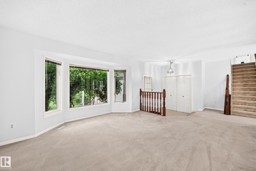 Bay window with multiple panes - 17915 99A Avenue Nw, Edmonton, AB 