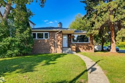 9544 148 Street NW  Edmonton, AB T5N 3E4