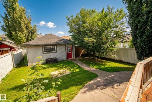 Detached structure with siding exterior and a shingle roof - 1660 Tomlinson Common Nw, Edmonton, AB 