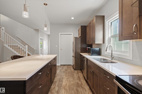9622 77 Avenue Nw, Edmonton, AB 