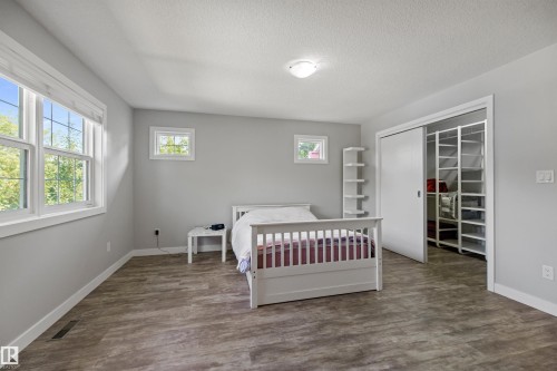 9622 77 Avenue Nw, Edmonton, AB 