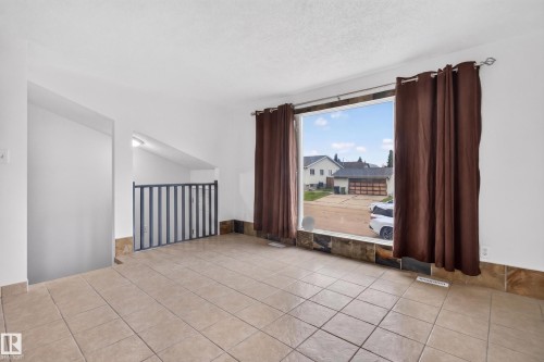 4629 126 Avenue Nw, Edmonton, AB 