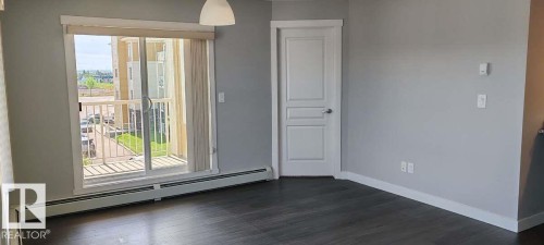 #302 3670 139 Av Nw, Edmonton, AB - Indoor Photo Showing Other Room