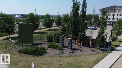 #302 3670 139 Av Nw, Edmonton, AB - Outdoor