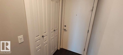 #302 3670 139 Av Nw, Edmonton, AB - Indoor Photo Showing Other Room