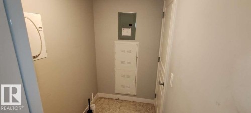 #302 3670 139 Av Nw, Edmonton, AB - Indoor Photo Showing Other Room