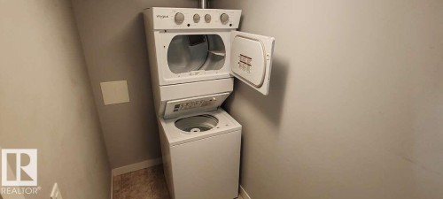 #302 3670 139 Av Nw, Edmonton, AB - Indoor Photo Showing Laundry Room