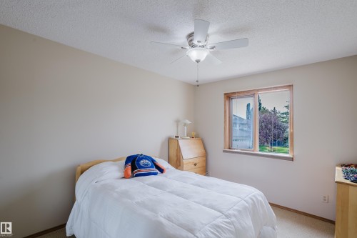 160 Phillips Row Nw, Edmonton, AB 