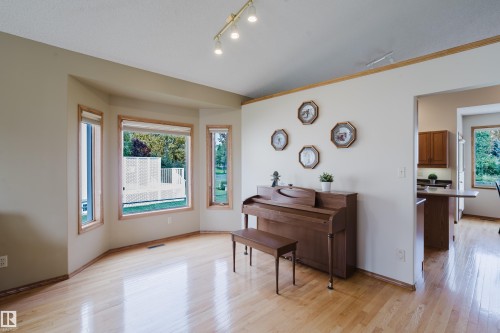 160 Phillips Row Nw, Edmonton, AB 