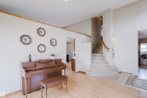 160 Phillips Row Nw, Edmonton, AB 