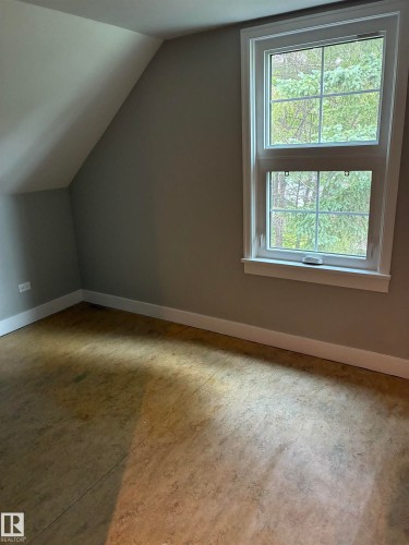 5240 55 Avenue, Viking, AB - Indoor Photo Showing Other Room