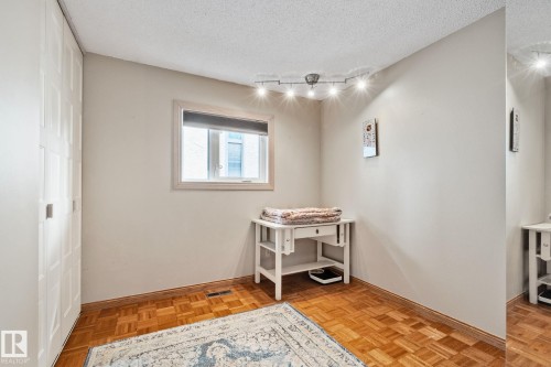 1128 68 Street Nw, Edmonton, AB 