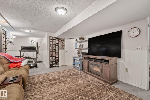 1128 68 Street Nw, Edmonton, AB 