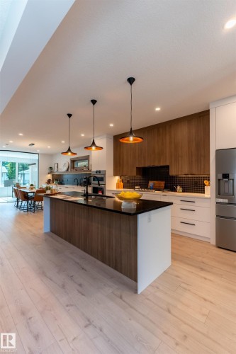 11121 51 Street Nw, Edmonton, AB 