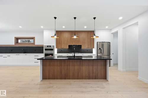 11121 51 Street Nw, Edmonton, AB 