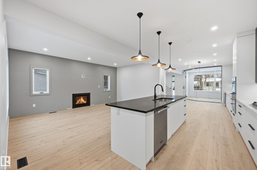 11121 51 Street Nw, Edmonton, AB 