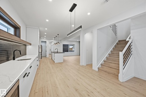 11121 51 Street Nw, Edmonton, AB 
