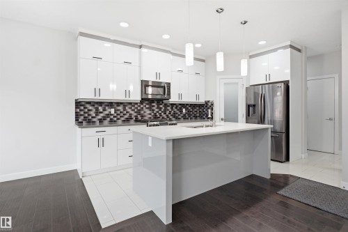 #46 1703 16 Av Nw, Edmonton, AB - Indoor Photo Showing Kitchen With Upgraded Kitchen