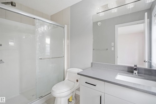 #46 1703 16 Av Nw, Edmonton, AB - Indoor Photo Showing Bathroom