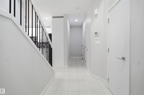 #46 1703 16 Av Nw, Edmonton, AB - Indoor Photo Showing Other Room