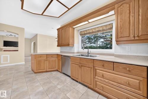140 Weaver Drive Nw, Edmonton, AB 