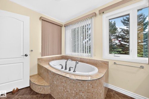 140 Weaver Drive Nw, Edmonton, AB 