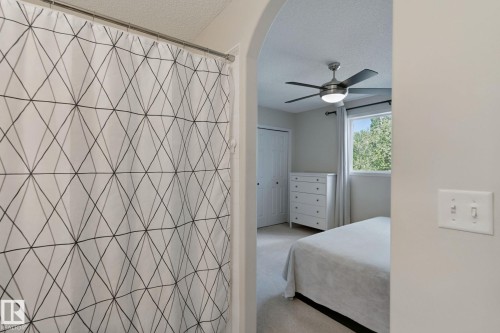 1204 Klarvatten Crest Nw, Edmonton, AB 