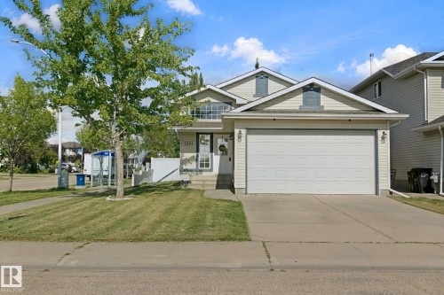1204 Klarvatten Crest Nw, Edmonton, AB 