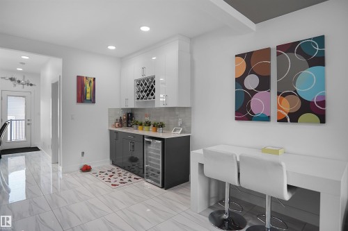 6532 175 Avenue Nw, Edmonton, AB - Indoor Photo Showing Other Room