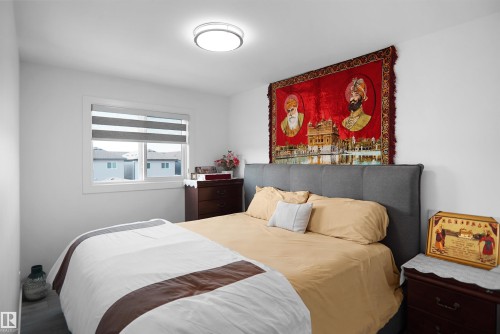 6532 175 Avenue Nw, Edmonton, AB - Indoor Photo Showing Bedroom