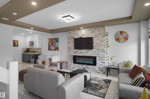6532 175 Avenue Nw, Edmonton, AB - Indoor Photo Showing Living Room With Fireplace
